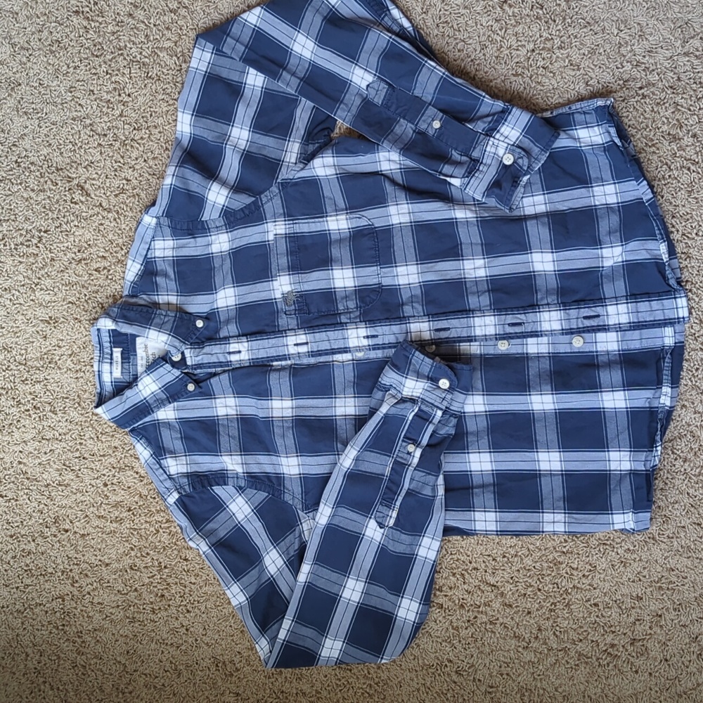 Abercrombie and Fitch mens medium shirt